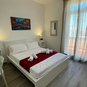 Apartment Caracciolo33, Rome